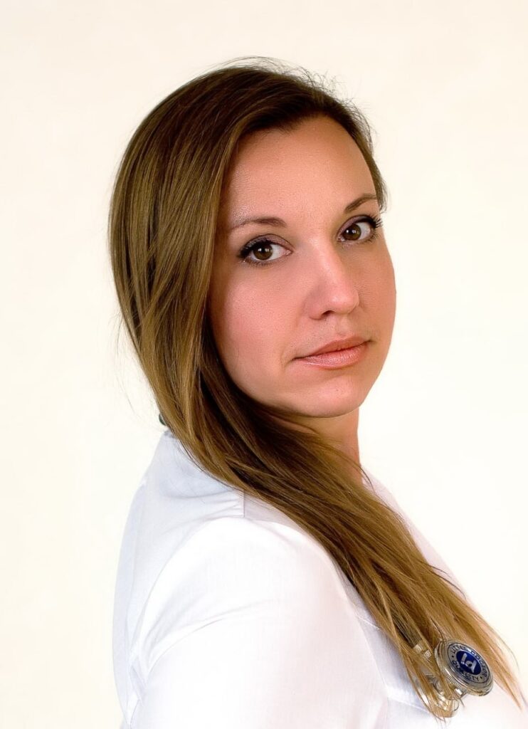 Aхрамєєва Олена йогатерапія Alijona Akhramieieva yogatherapia