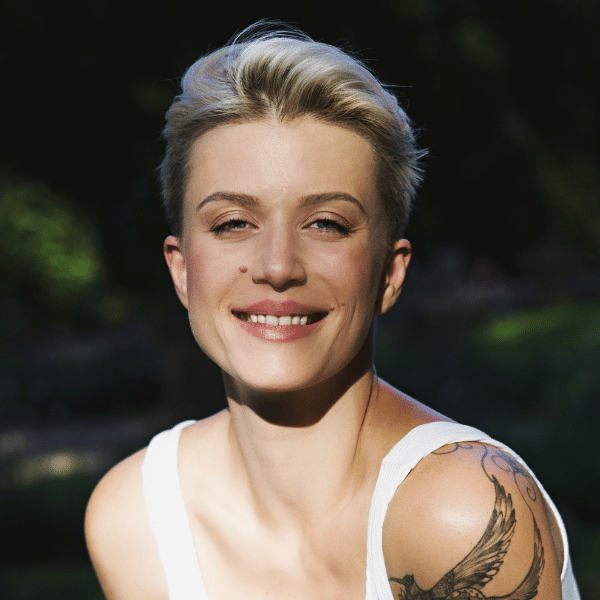 Інструктор йоги Віталія Губенко Yoga Instructor Vitaliia Hubenko