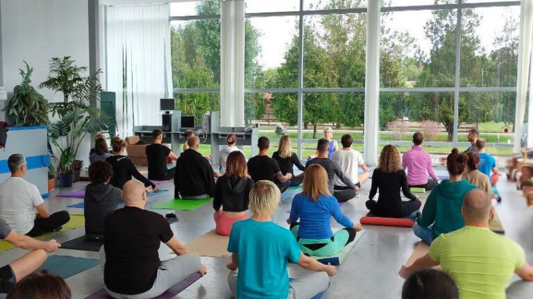 Перша група у Києві