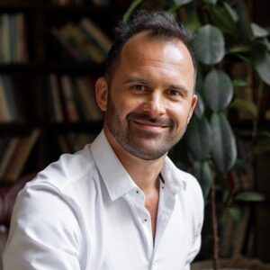 інструктор йоги Влад Очеретько