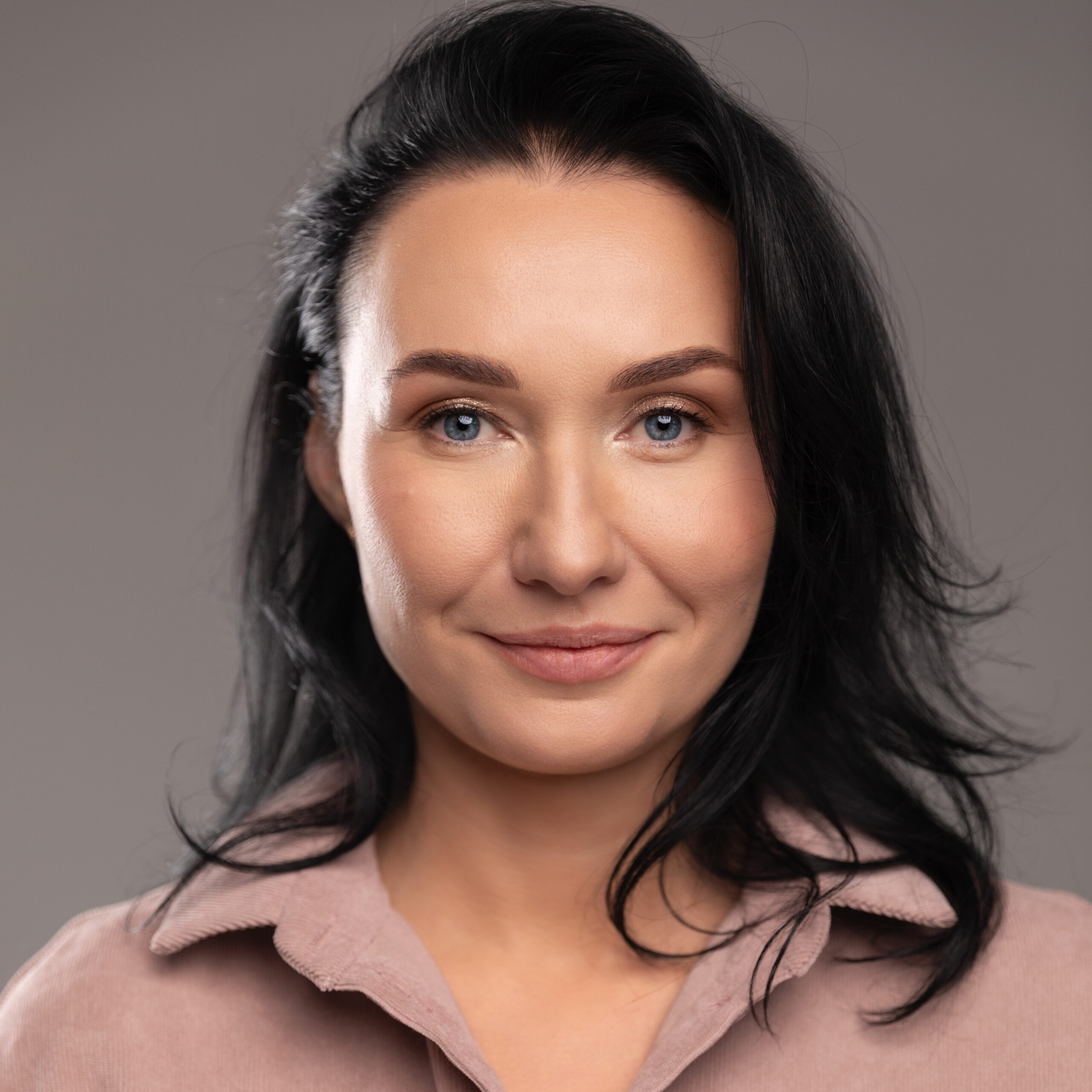 Інструктор йоги Ната Моголівець Nata Moholivets